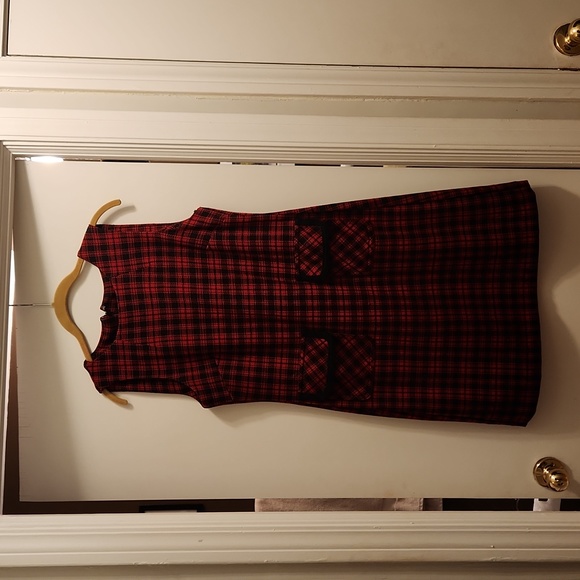 Tommy Hilfiger Red/ Black Plaid Sheath Dress w/ Front Pockets EUC - Picture 1 of 5
